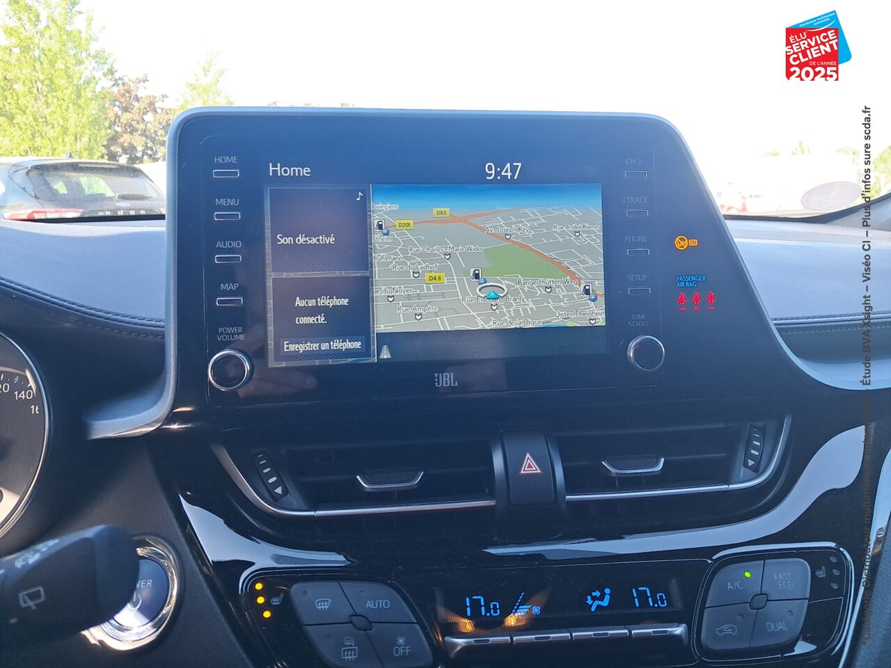 Véhicule d'occasion TOYOTA C-HR 184H COLLECTION 2WD E-CVT MY20 SIEGE CHAUF CAMERA GPS chez Toyota Thionville