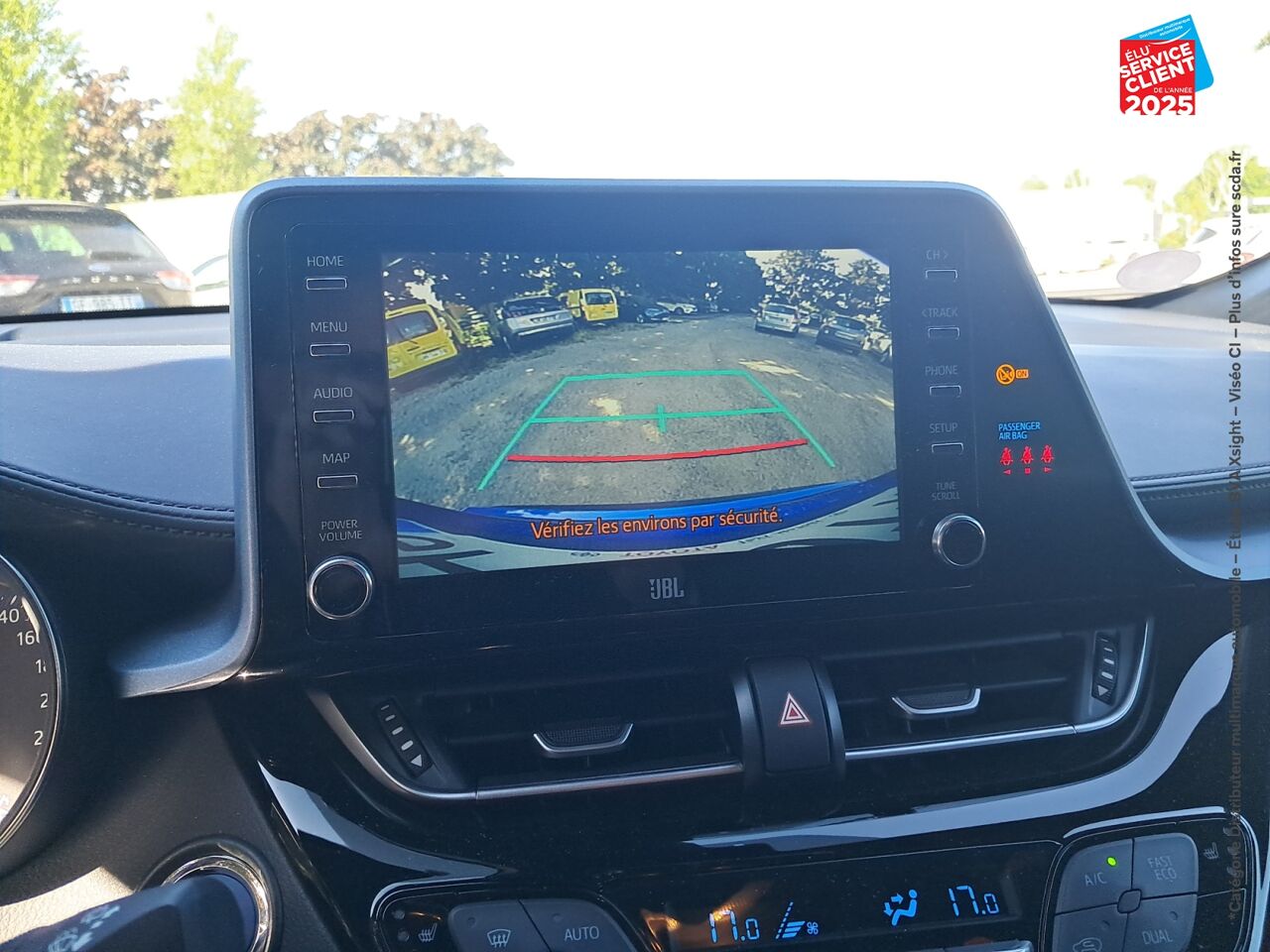 Véhicule d'occasion TOYOTA C-HR 184H COLLECTION 2WD E-CVT MY20 SIEGE CHAUF CAMERA GPS chez Toyota Thionville