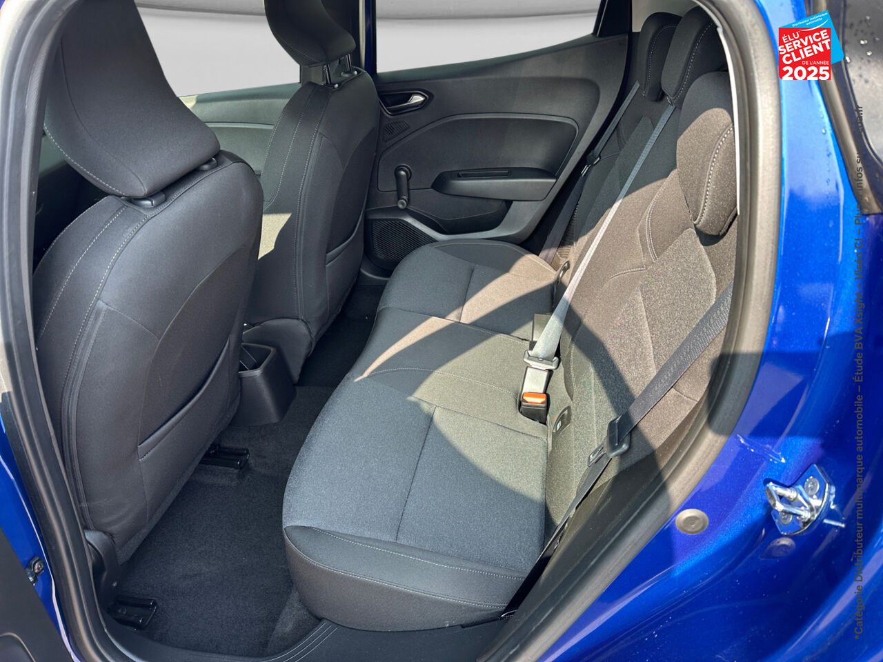 Véhicule d'occasion RENAULT CLIO 1.6 E-TECH HYBRIDE 140CH BUSINESS -21N GPS chez Toyota Verdun