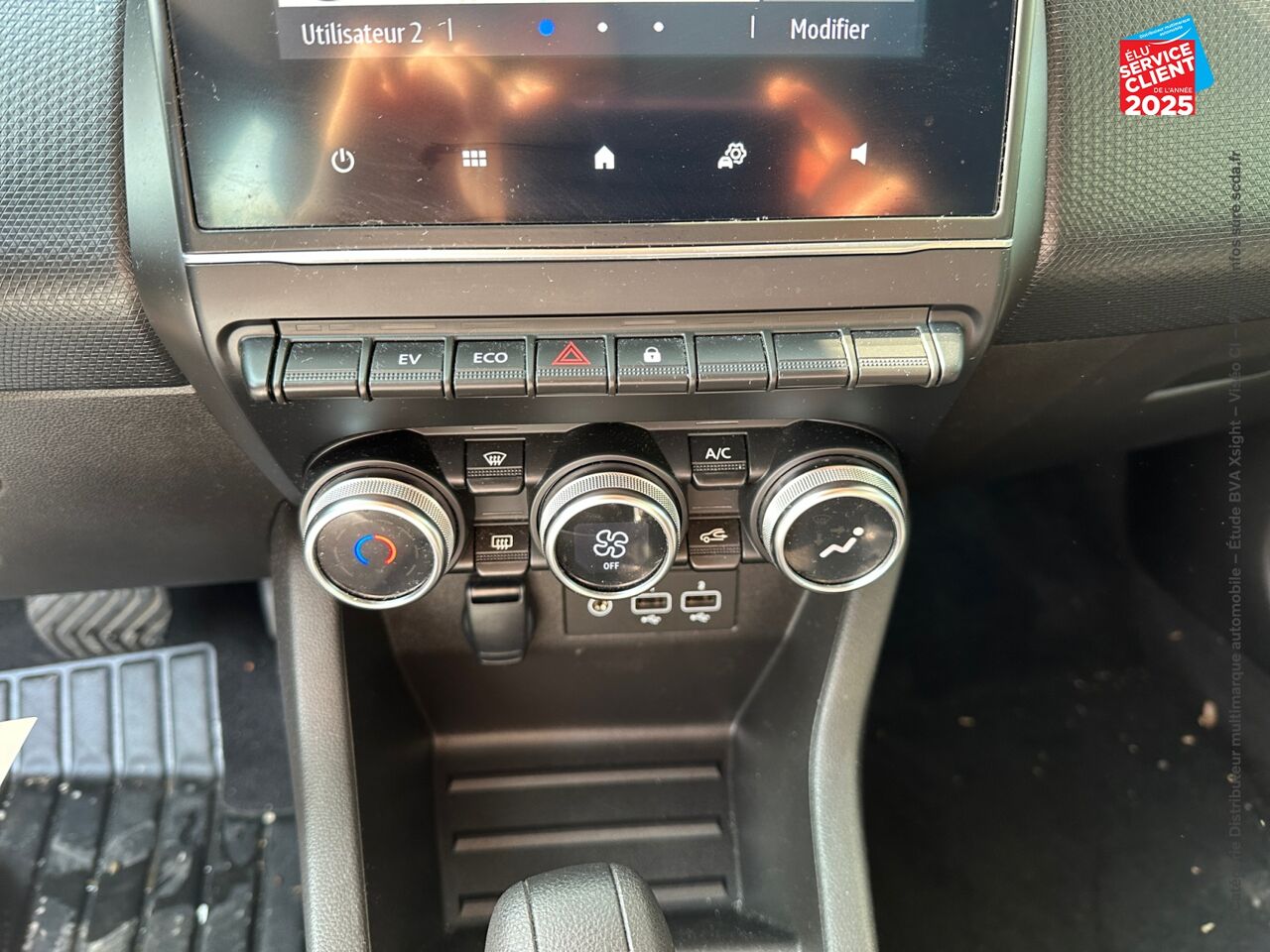Véhicule d'occasion RENAULT CLIO 1.6 E-TECH HYBRIDE 140CH BUSINESS -21N GPS chez Toyota Verdun