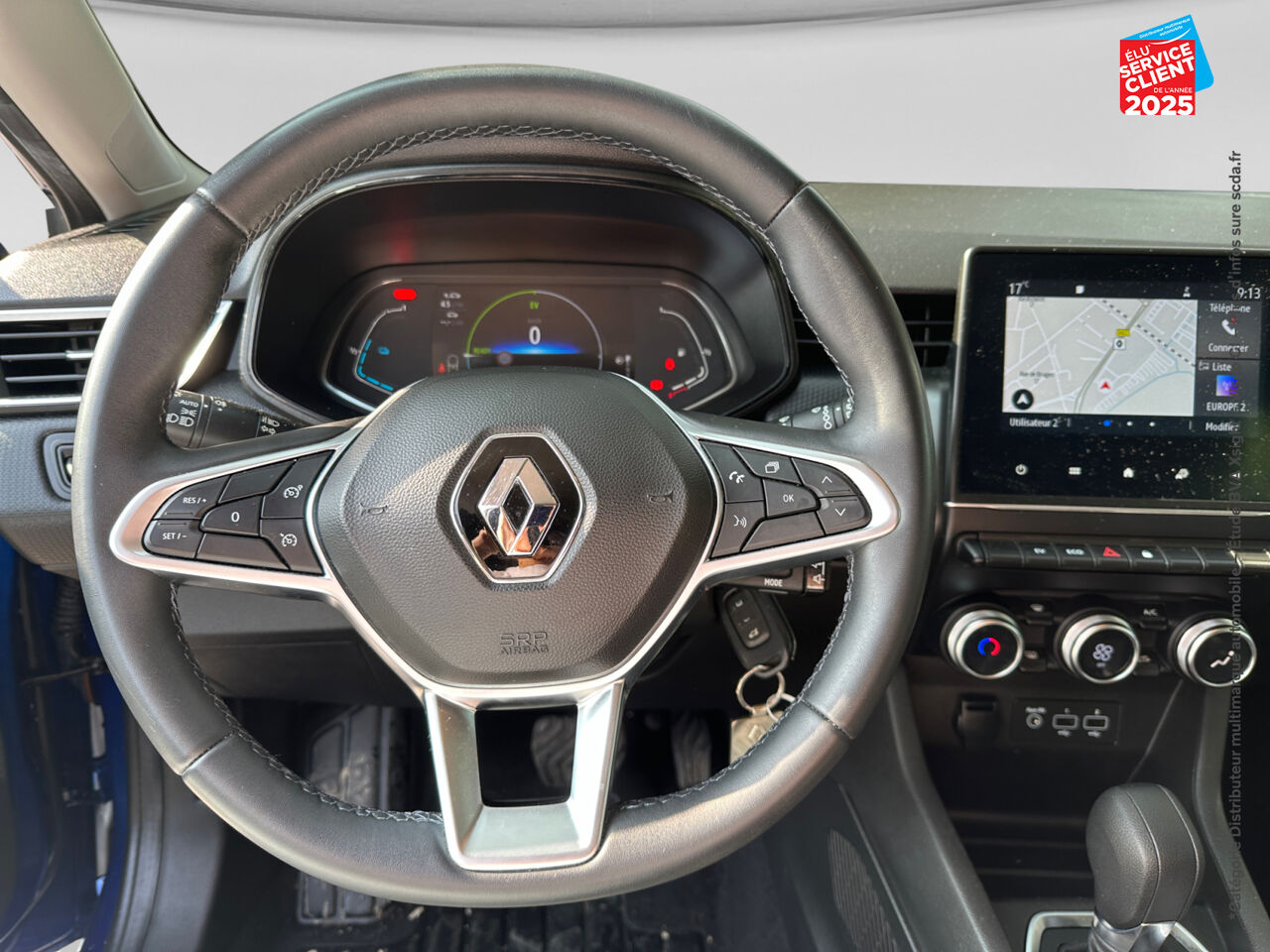 Véhicule d'occasion RENAULT CLIO 1.6 E-TECH HYBRIDE 140CH BUSINESS -21N GPS chez Toyota Verdun