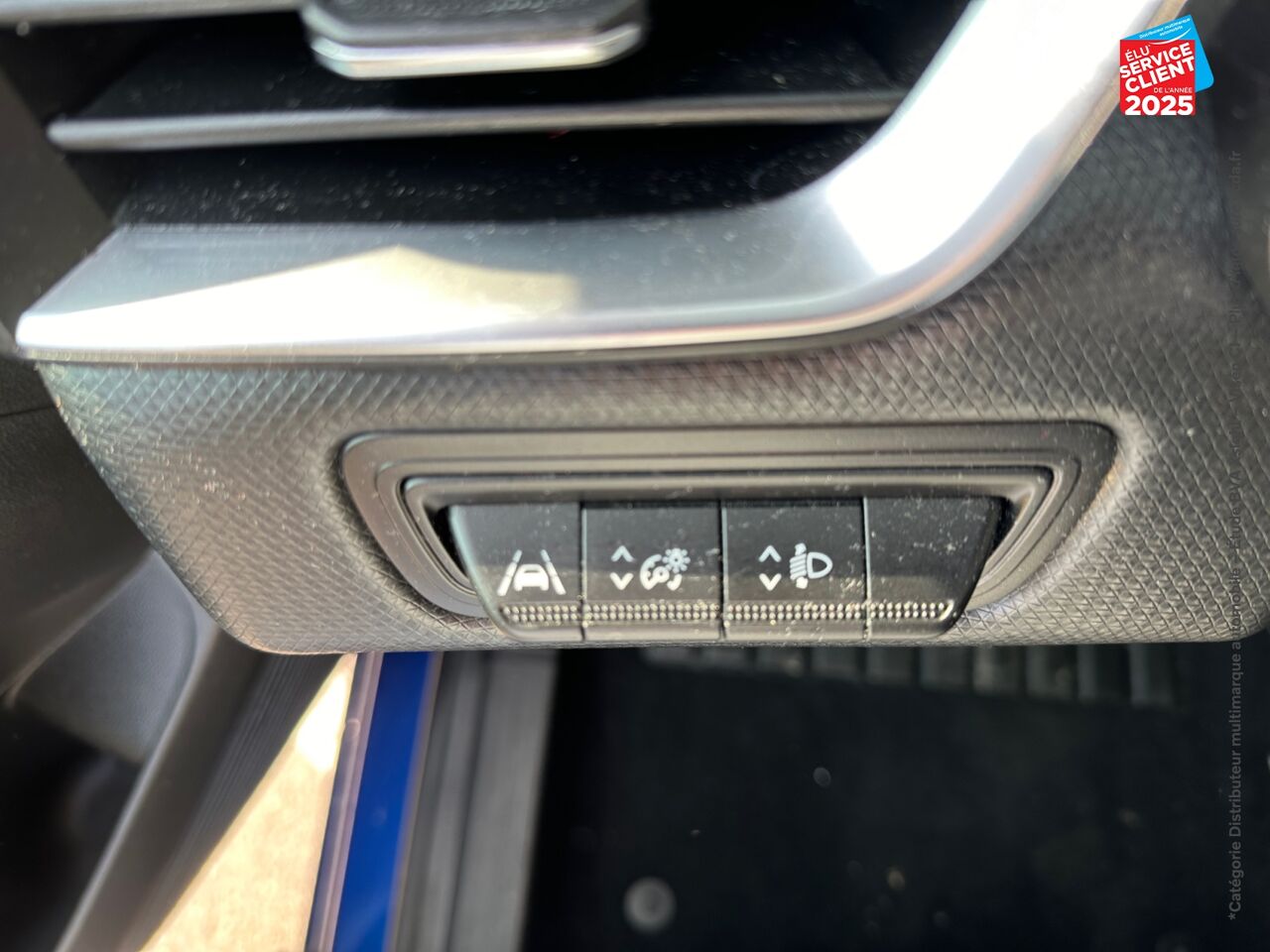 Véhicule d'occasion RENAULT CLIO 1.6 E-TECH HYBRIDE 140CH BUSINESS -21N GPS chez Toyota Verdun