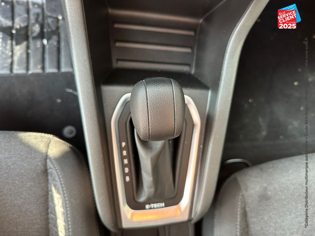 Véhicule d'occasion RENAULT CLIO 1.6 E-TECH HYBRIDE 140CH BUSINESS -21N GPS chez Toyota Verdun