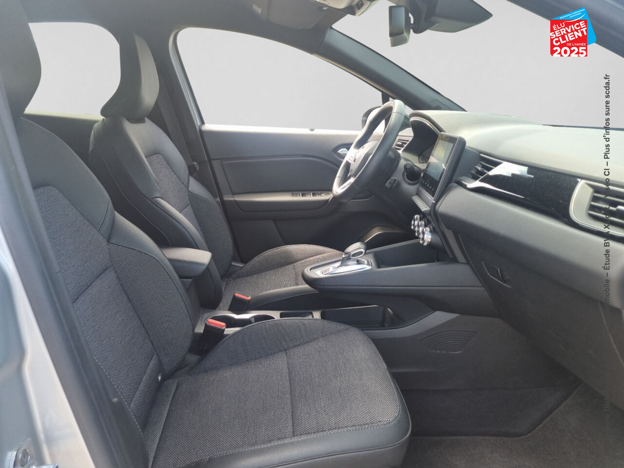 Véhicule d'occasion RENAULT CAPTUR 1.6 E-TECH HYBRIDE 145CH RIVE GAUCHE chez Hyundai Epernay