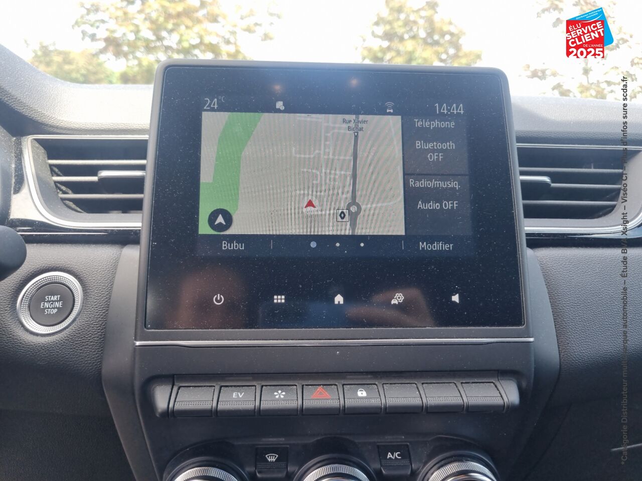 Véhicule d'occasion RENAULT CAPTUR 1.6 E-TECH HYBRIDE 145CH RIVE GAUCHE chez Hyundai Epernay