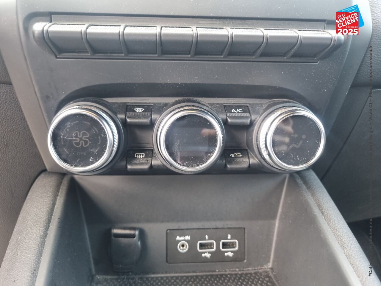 Véhicule d'occasion RENAULT CAPTUR 1.6 E-TECH HYBRIDE 145CH RIVE GAUCHE chez Hyundai Epernay