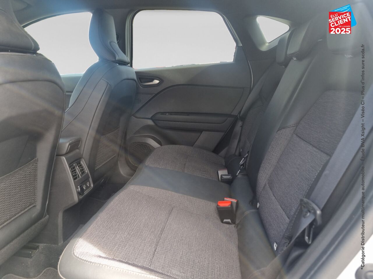Véhicule d'occasion RENAULT CAPTUR 1.6 E-TECH HYBRIDE 145CH RIVE GAUCHE chez Hyundai Epernay