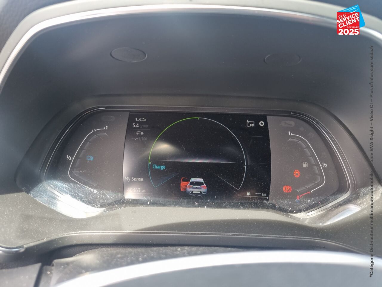 Véhicule d'occasion RENAULT CAPTUR 1.6 E-TECH HYBRIDE 145CH RIVE GAUCHE chez Hyundai Epernay