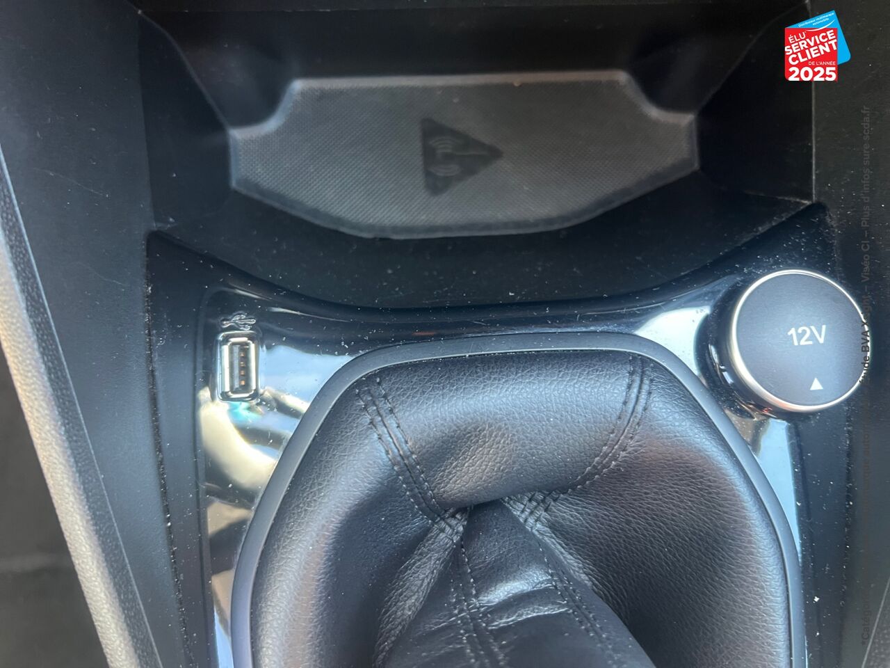Véhicule d'occasion FORD FIESTA 1.1 85CH COOL CONNECT 5P EURO6.2 RADAR AR chez Renault Saint-Louis