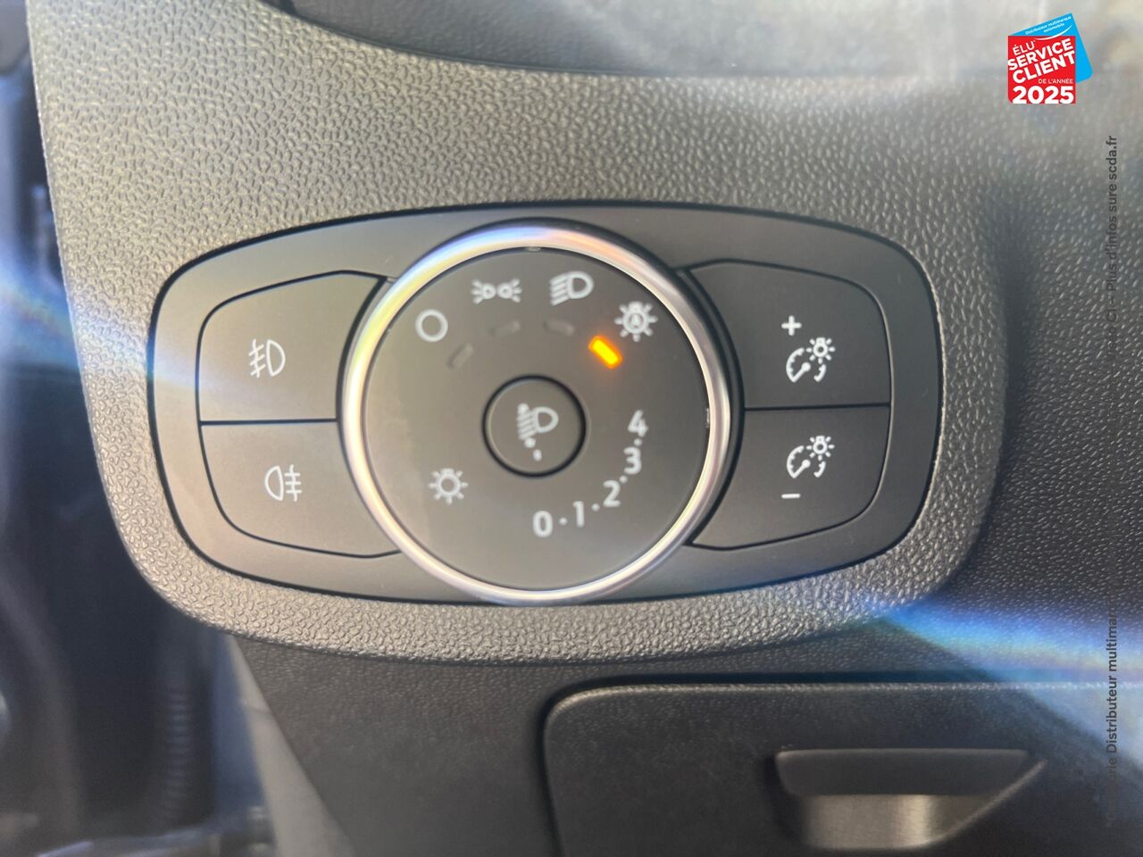 Véhicule d'occasion FORD FIESTA 1.1 85CH COOL CONNECT 5P EURO6.2 RADAR AR chez Renault Saint-Louis