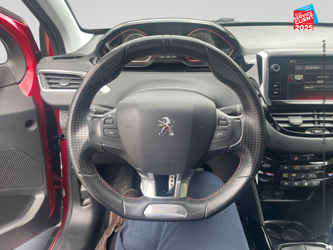 Véhicule d'occasion PEUGEOT 2008 1.2 PURETECH 130CH GT LINE SS chez Renault Saint-Louis