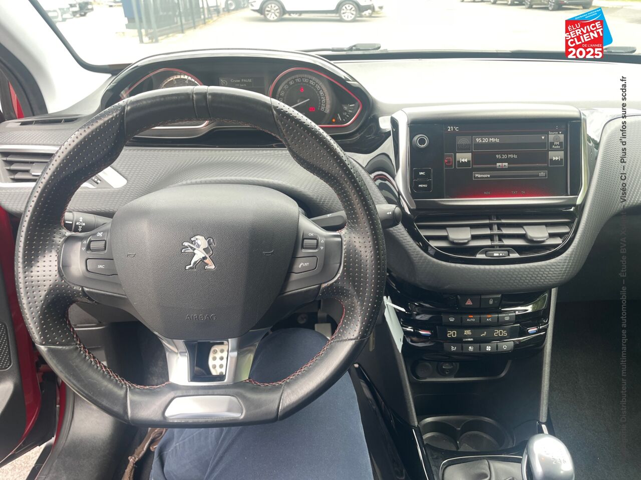 Véhicule d'occasion PEUGEOT 2008 1.2 PURETECH 130CH GT LINE SS chez Renault Saint-Louis