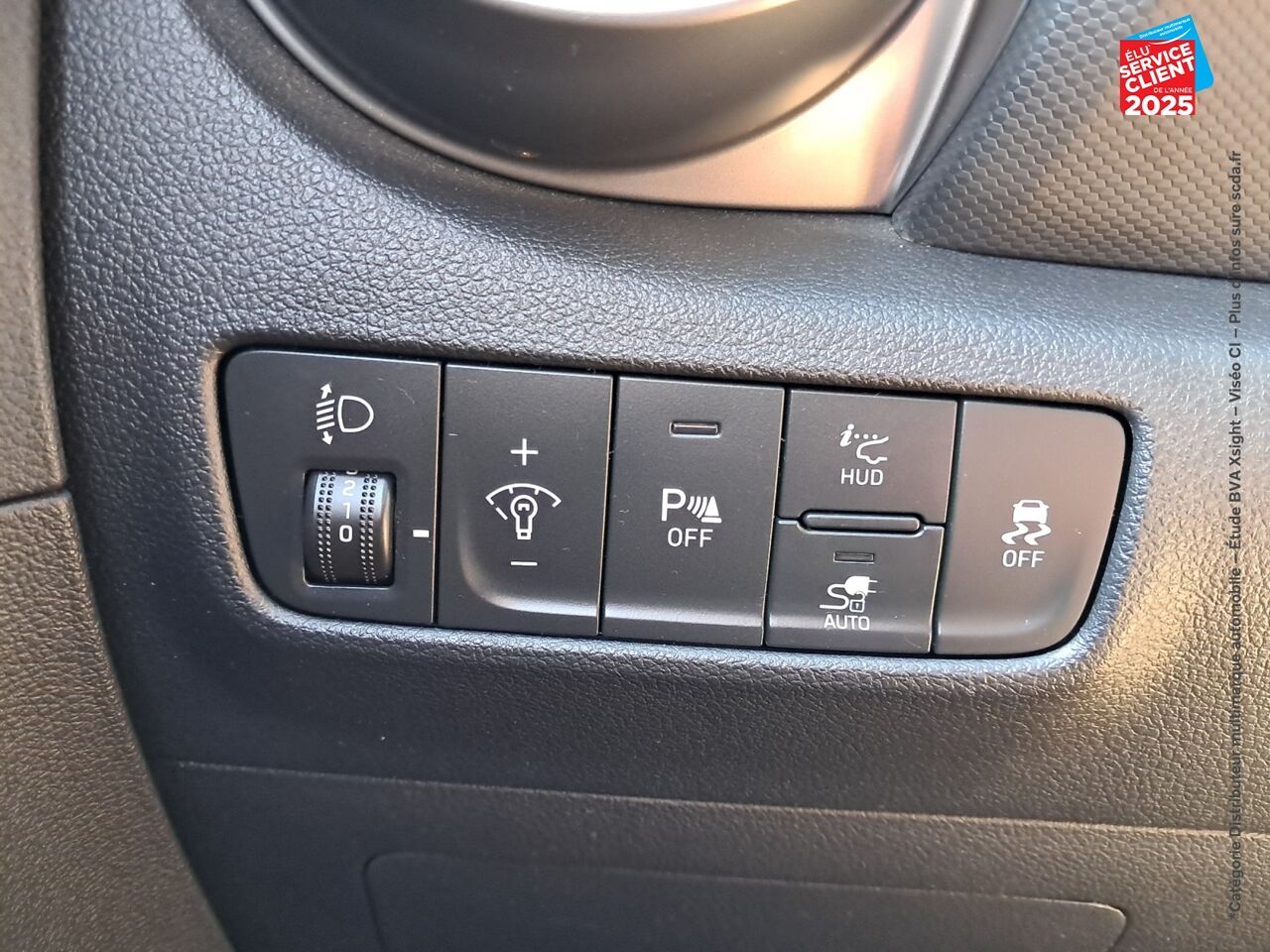 Véhicule d'occasion HYUNDAI KONA ELECTRIC 39KWH - 136 CH CREATIVE chez Hyundai Epernay