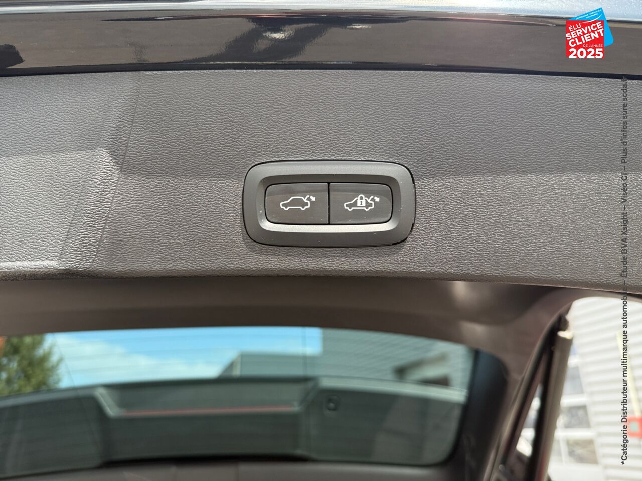 Véhicule d'occasion VOLVO XC40 RECHARGE 231CH PLUS EDT SIEGE CHAUF VOLANT CHAUF CAMERA GPS chez Volvo Epernay