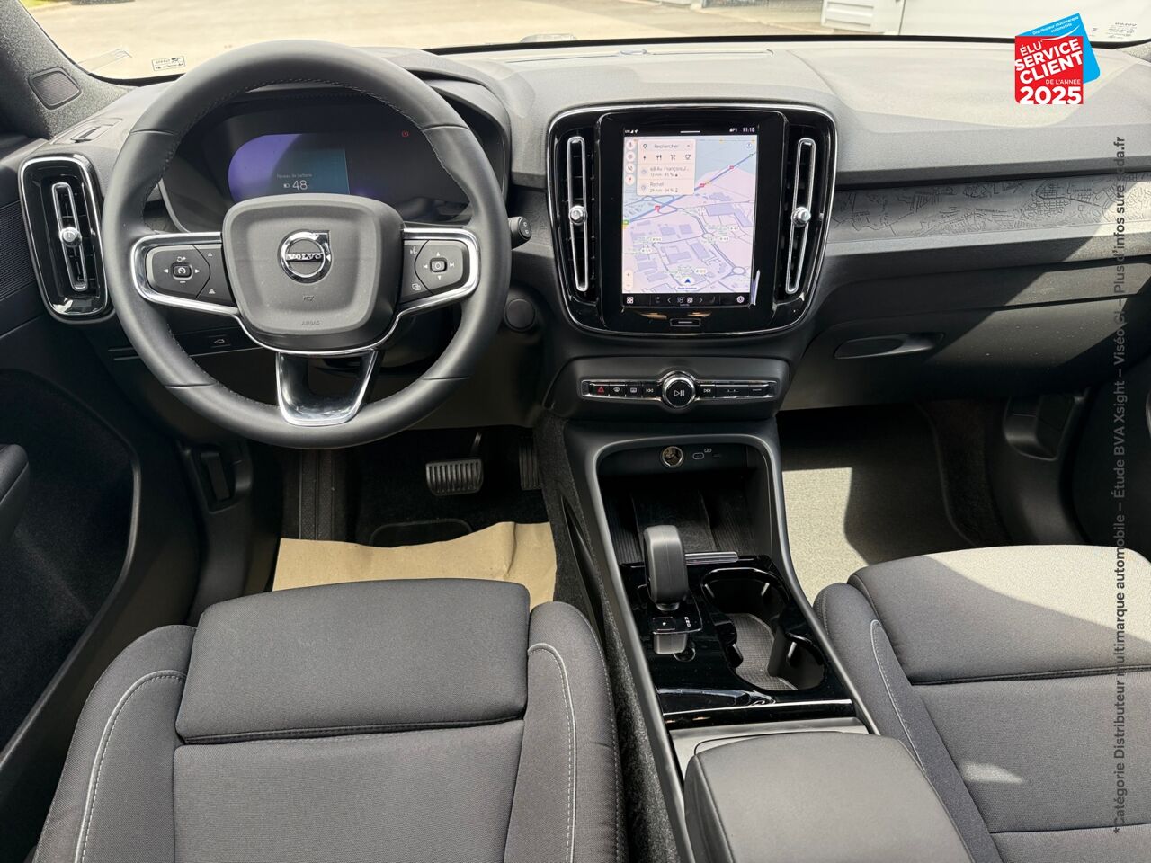 Véhicule d'occasion VOLVO XC40 RECHARGE 231CH PLUS EDT SIEGE CHAUF VOLANT CHAUF CAMERA GPS chez Volvo Epernay