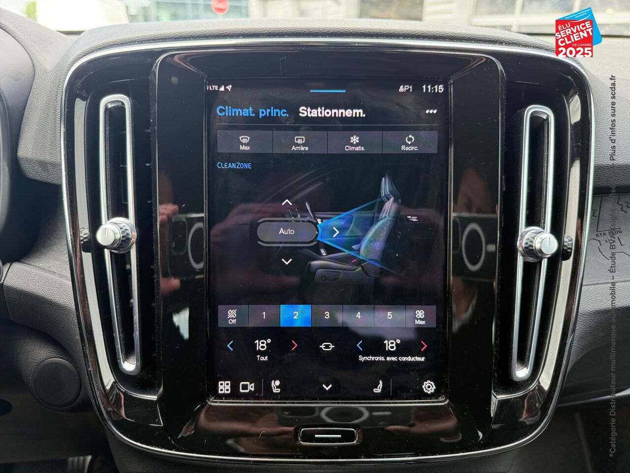 Véhicule d'occasion VOLVO XC40 RECHARGE 231CH PLUS EDT SIEGE CHAUF VOLANT CHAUF CAMERA GPS chez Volvo Epernay