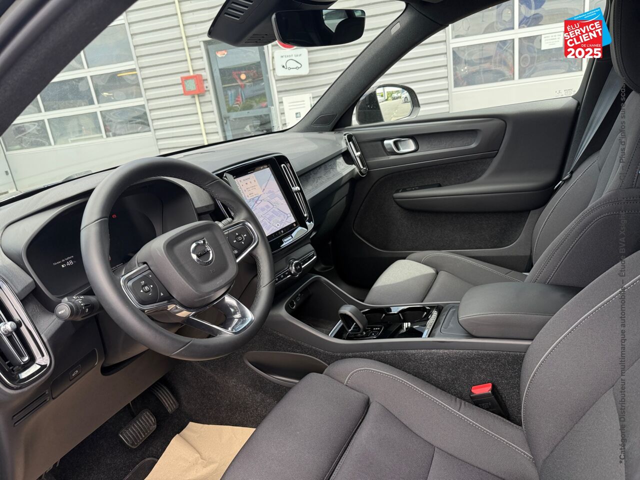 Véhicule d'occasion VOLVO XC40 RECHARGE 231CH PLUS EDT SIEGE CHAUF VOLANT CHAUF CAMERA GPS chez Volvo Epernay