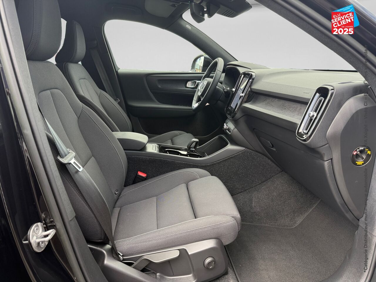 Véhicule d'occasion VOLVO XC40 RECHARGE 231CH PLUS EDT SIEGE CHAUF VOLANT CHAUF CAMERA GPS chez Volvo Epernay