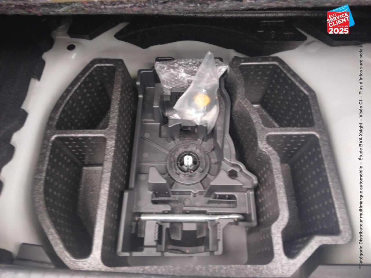 Véhicule d'occasion PEUGEOT 208 1.2 PURETECH 75CH SS LIKE chez Toyota Thionville