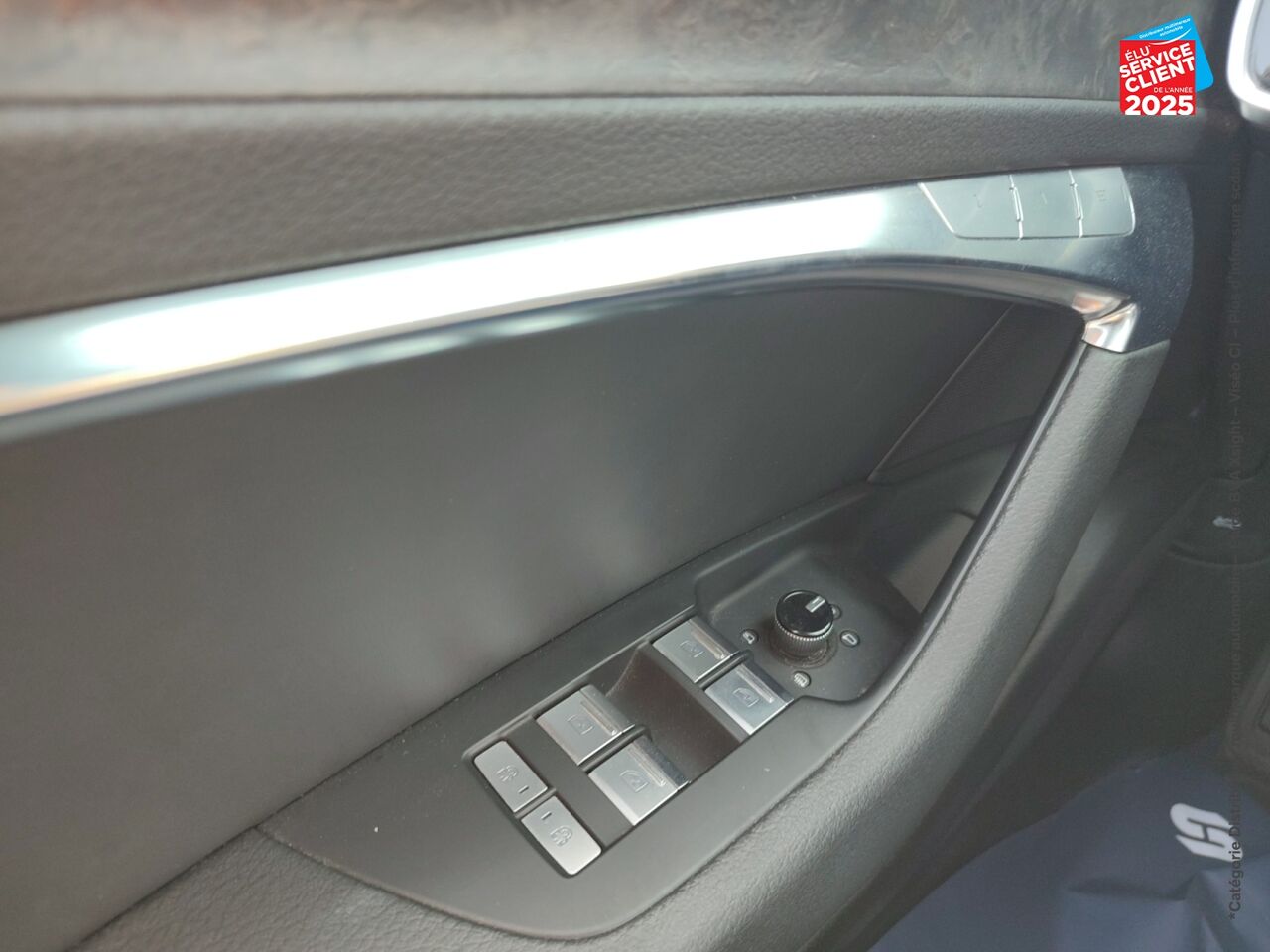 Véhicule d'occasion AUDI A6 AVANT 45 TDI 231CH AVUS QUATTRO TIPTRONIC SIEGE CHAUF CAMERA GPS ATTELAGE chez BMW Lons le Saunier