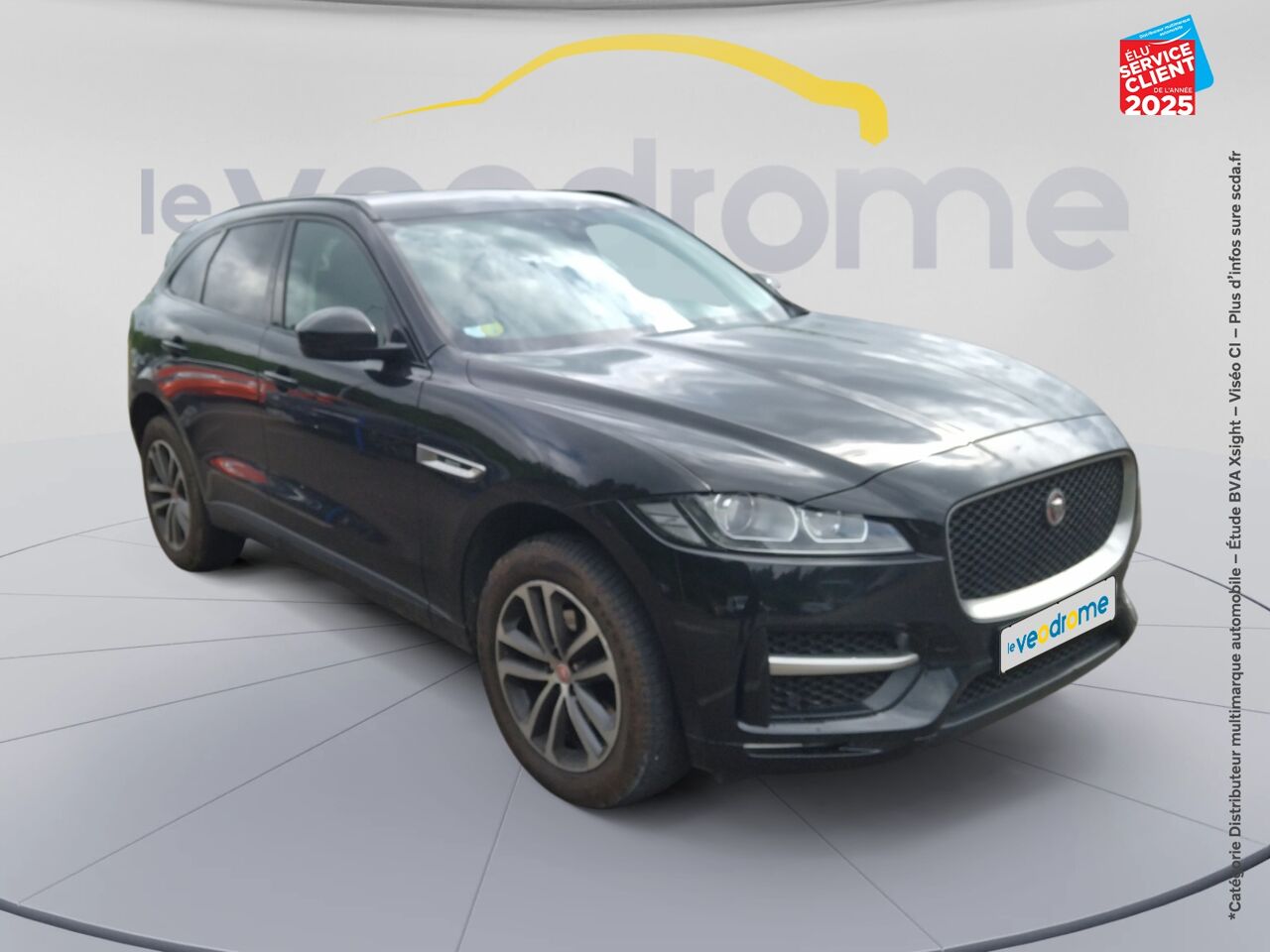 Véhicule d'occasion JAGUAR F-PACE 2.0D 180CH R-SPORT 4X4 BVA8 chez BMW Pontarlier