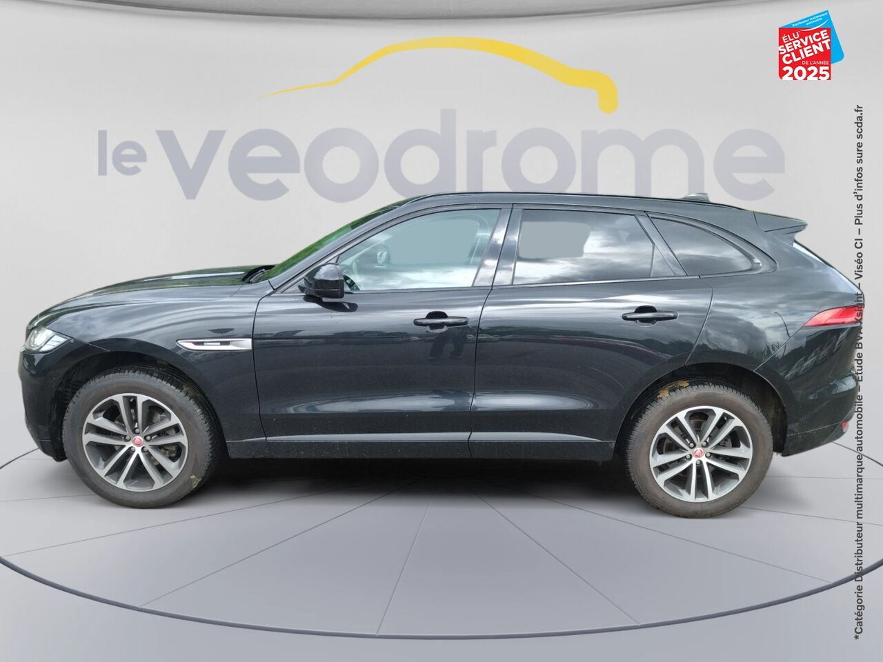 Véhicule d'occasion JAGUAR F-PACE 2.0D 180CH R-SPORT 4X4 BVA8 chez BMW Pontarlier