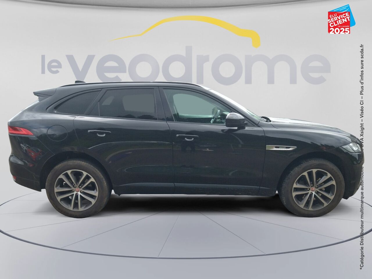 Véhicule d'occasion JAGUAR F-PACE 2.0D 180CH R-SPORT 4X4 BVA8 chez BMW Pontarlier
