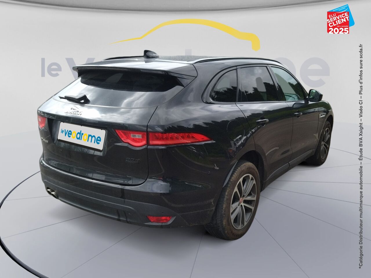 Véhicule d'occasion JAGUAR F-PACE 2.0D 180CH R-SPORT 4X4 BVA8 chez BMW Pontarlier