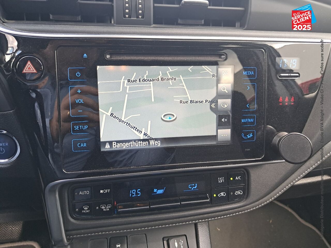 Véhicule d'occasion TOYOTA AURIS TOURING SPORTS HSD 136H TECHNOLINE RC18 GPS CAMERA chez Toyota Forbach