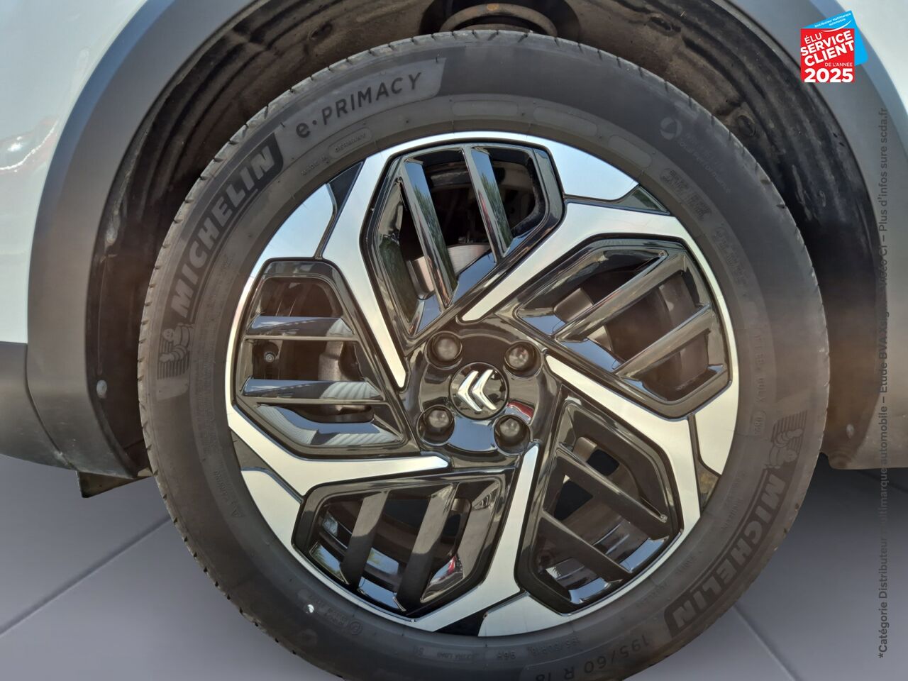 Véhicule d'occasion CITROEN C4 PURETECH 130CH S/S SHINE EAT8 SIEGES CHAUF GPS CAMERA chez Toyota Bar le Duc