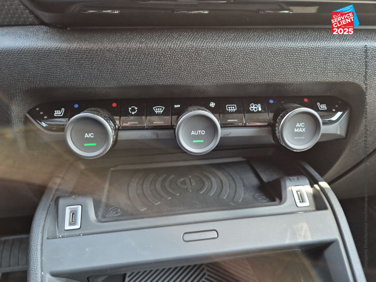 Véhicule d'occasion CITROEN C4 PURETECH 130CH S/S SHINE EAT8 SIEGES CHAUF GPS CAMERA chez Toyota Bar le Duc