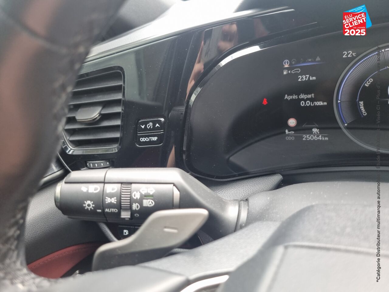 Véhicule d'occasion LEXUS NX 350H LUXE 4WD TOUVRANT SIEGES CHAUF/CUIR VOLANT CHAUF GPS CAMERA chez Lexus Strasbourg