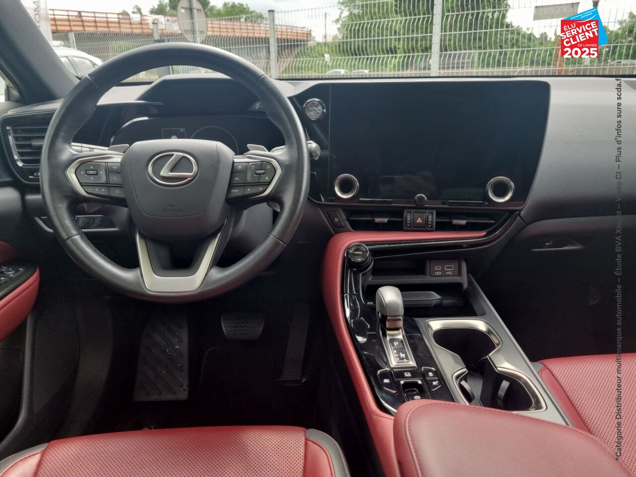 Véhicule d'occasion LEXUS NX 350H LUXE 4WD TOUVRANT SIEGES CHAUF/CUIR VOLANT CHAUF GPS CAMERA chez Lexus Strasbourg