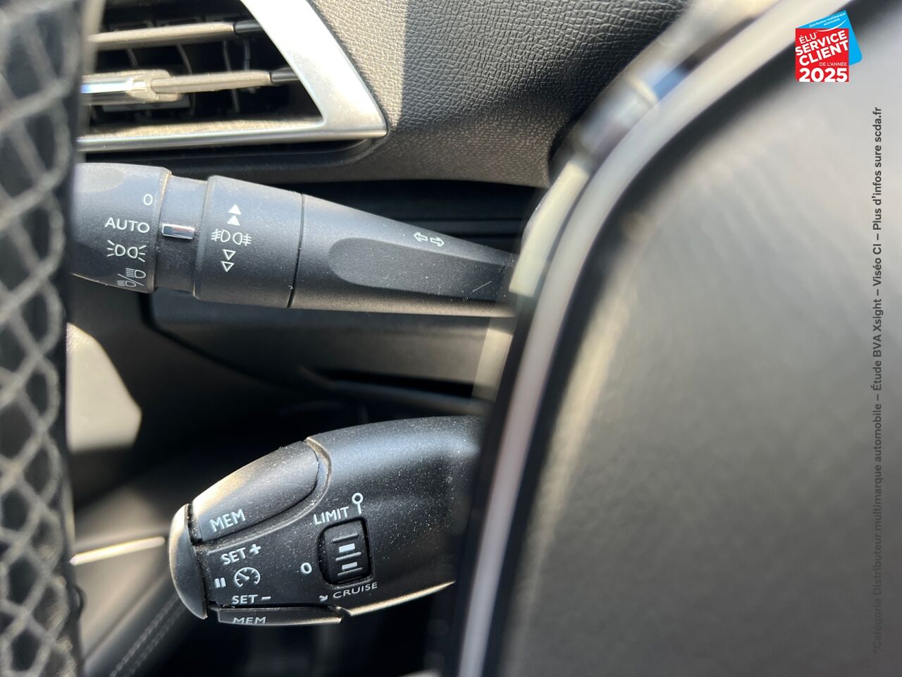 Véhicule d'occasion PEUGEOT 3008 1.2 PURETECH 130CH ALLURE SS chez Opel Verdun