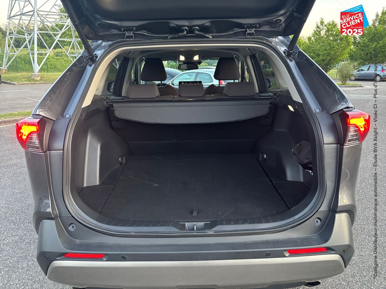 Véhicule d'occasion TOYOTA RAV4 2.5 HYBRIDE 222CH DYNAMIC AWD-I MY24 chez Toyota Sarreguemines