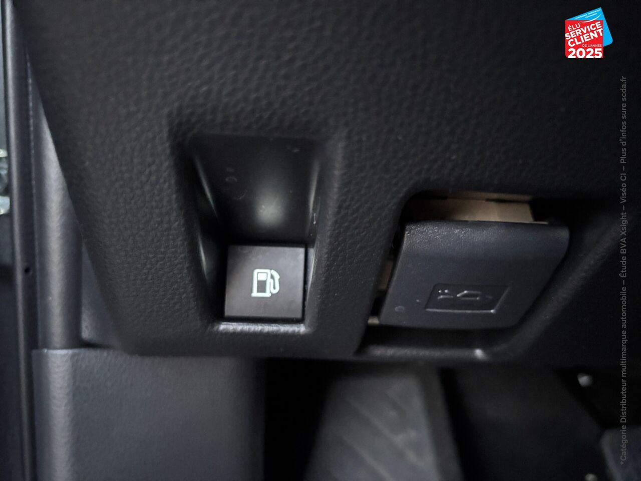 Véhicule d'occasion TOYOTA RAV4 2.5 HYBRIDE 222CH DYNAMIC AWD-I MY24 chez Toyota Sarreguemines