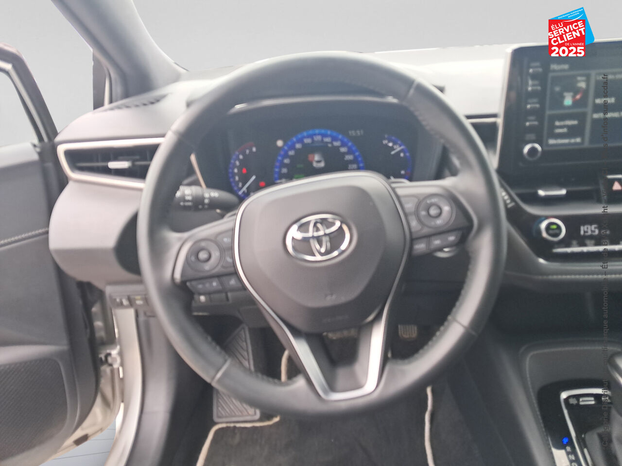 Véhicule d'occasion TOYOTA COROLLA 184H DESIGN MY20 chez Toyota Bar le Duc