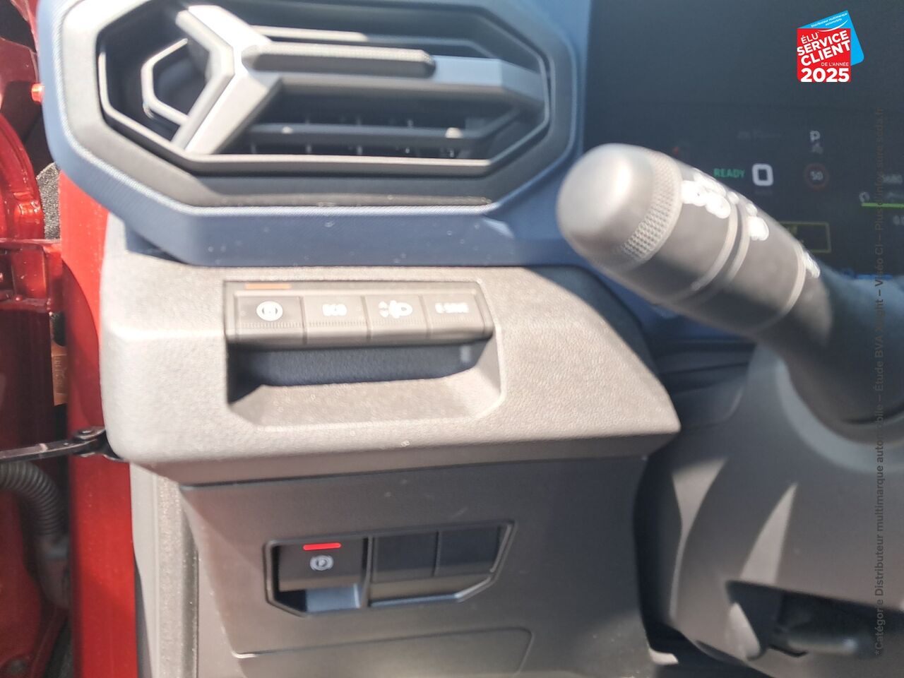 Véhicule d'occasion DACIA DUSTER 1.6 HYBRID 140CH JOURNEY 4X2 CAMERA chez Renault Sélestat