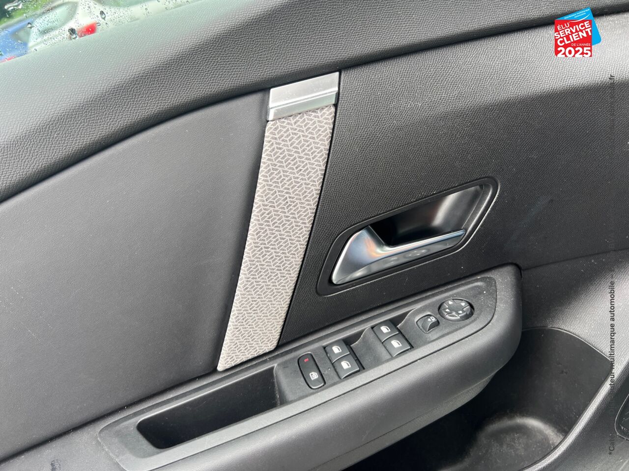 Véhicule d'occasion CITROEN C4 X PURETECH 130CH S/S SHINE PACK EAT8 GPS CAMERA ATTELAGE chez HESS Automobile