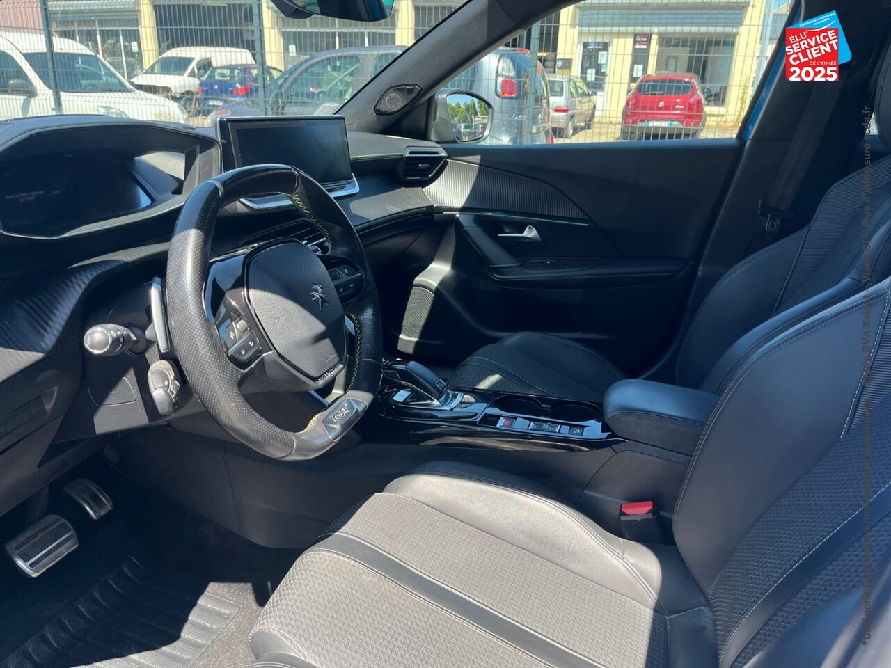Véhicule d'occasion PEUGEOT 2008 1.2 PURETECH 130CH SS GT LINE EAT8 7CV chez Hyundai Epernay