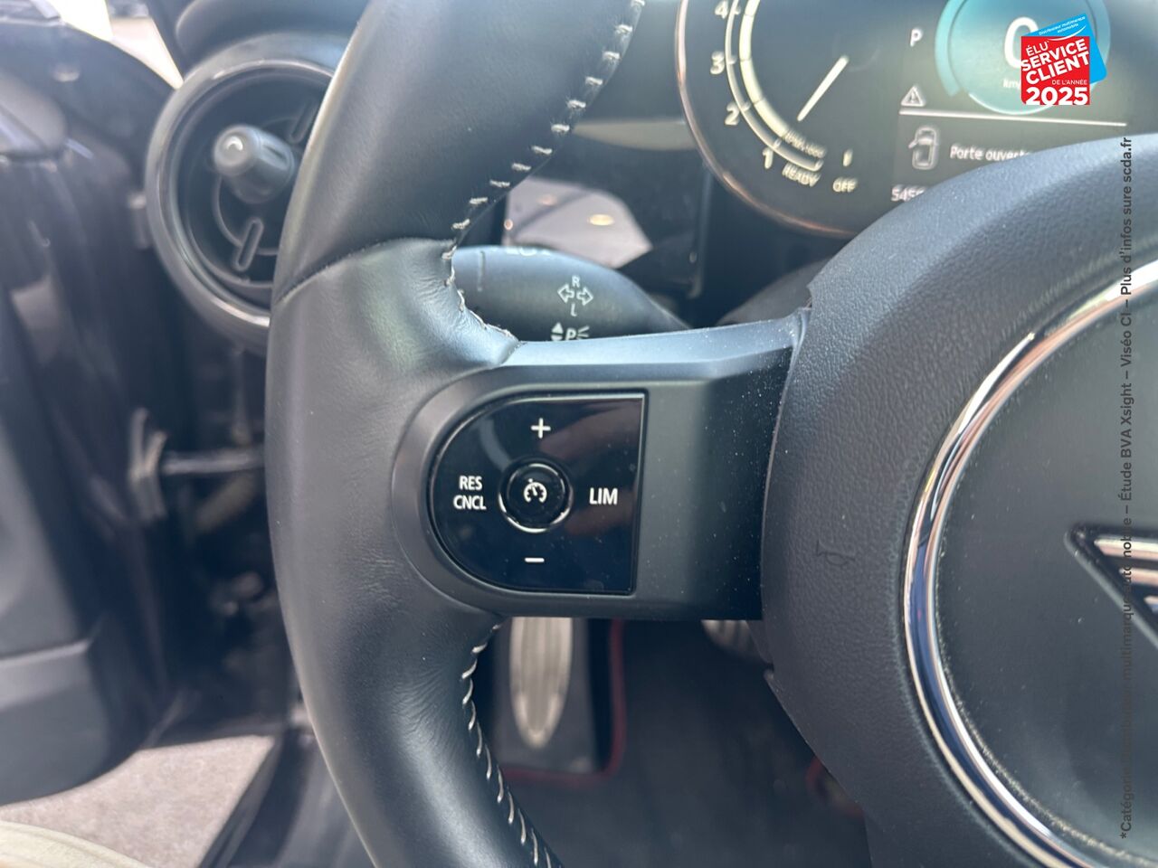 Véhicule d'occasion MINI MINI COOPER 136CH JOHN COOPER WORKS BVA7 TPANO SIEGES CHAUF/CUIR chez BMW Lons le Saunier
