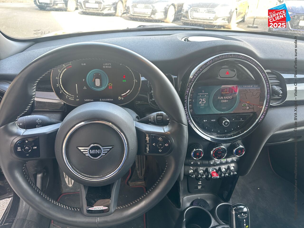 Véhicule d'occasion MINI MINI COOPER 136CH JOHN COOPER WORKS BVA7 TPANO SIEGES CHAUF/CUIR chez BMW Lons le Saunier