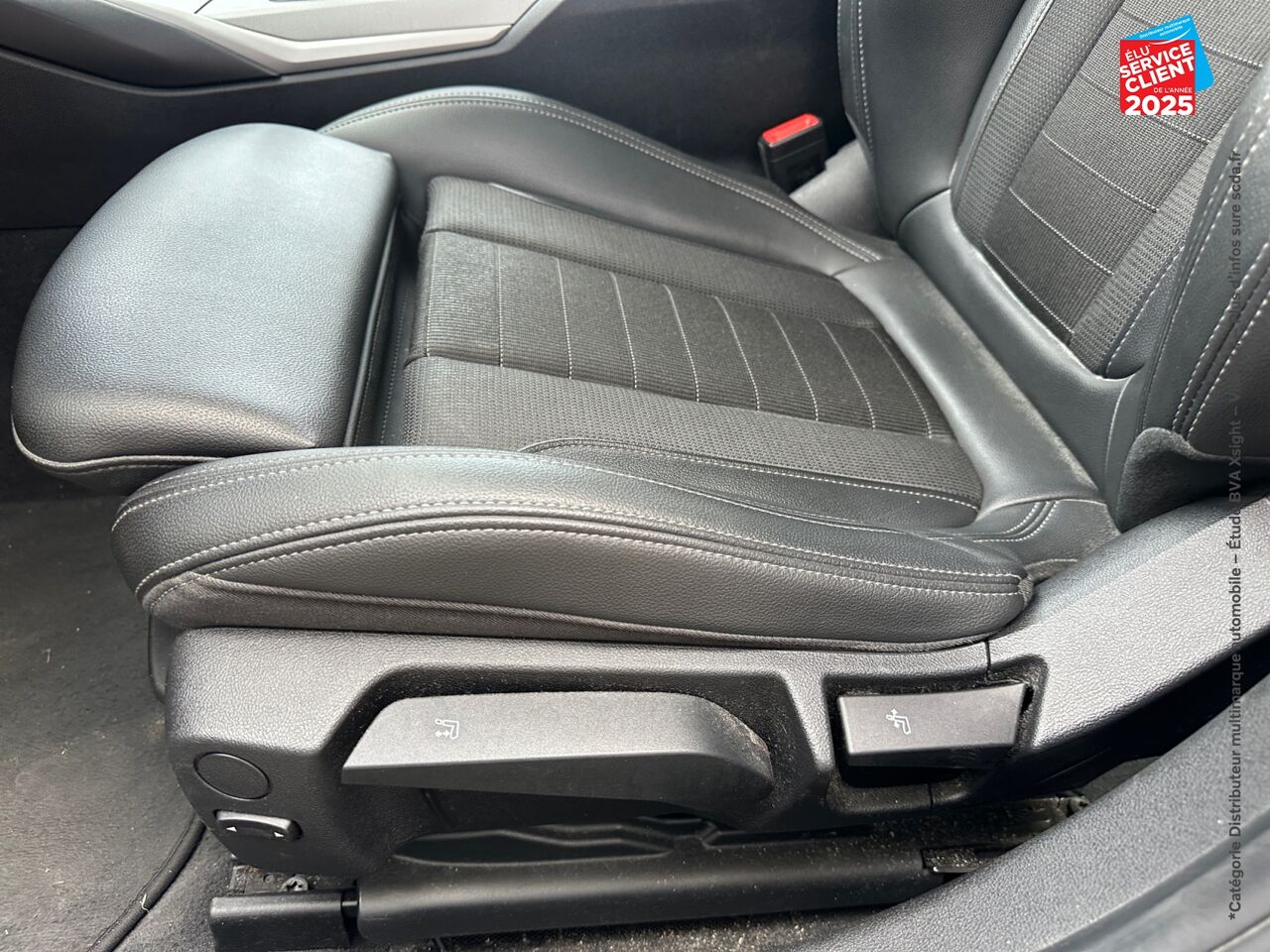 Véhicule d'occasion BMW SERIE 3 TOURING 320DA MH 190CH BUSINESS DESIGN chez BMW Lons le Saunier
