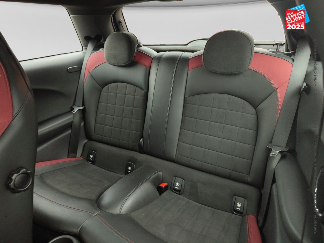 Véhicule d'occasion MINI MINI JOHN COOPER WORKS 231CH BVAS chez Dacia Mulhouse