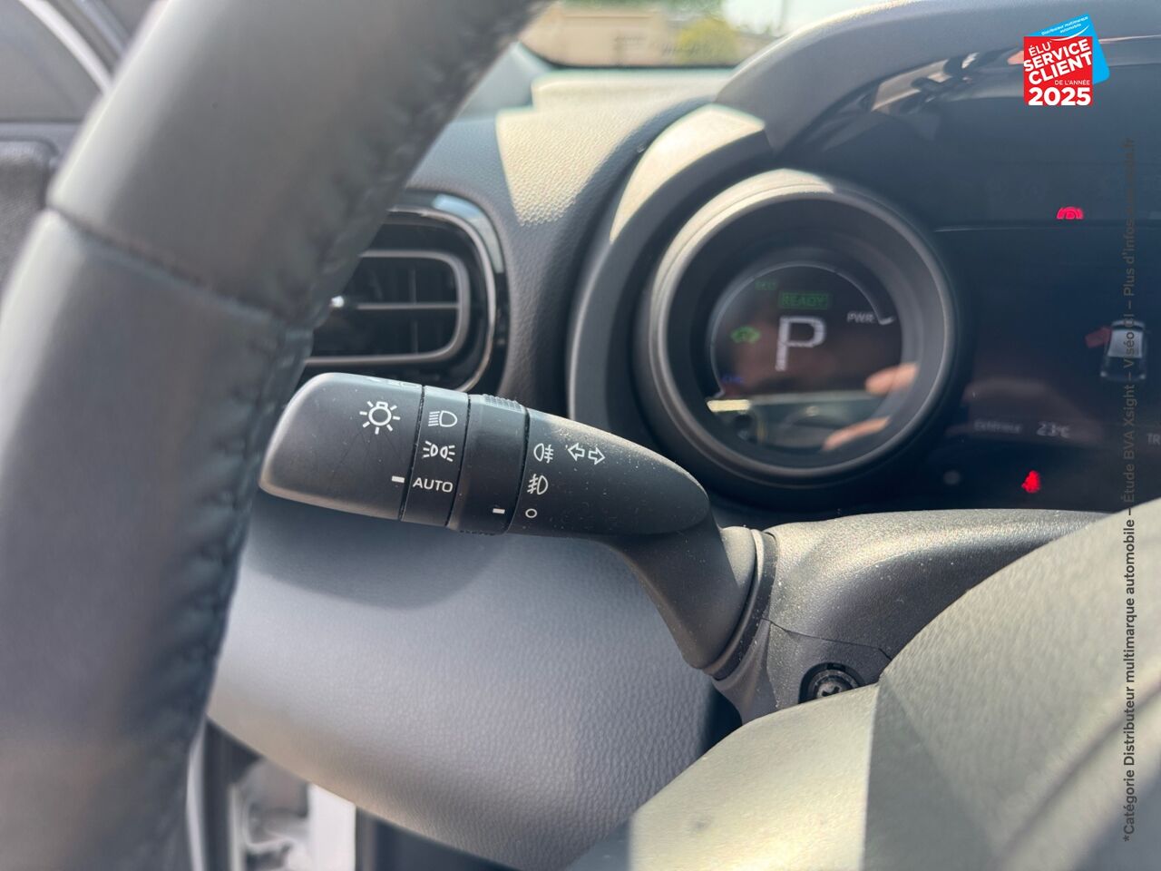 Véhicule d'occasion TOYOTA YARIS 116H DESIGN 5P MY22 chez Opel Saint-Dizier