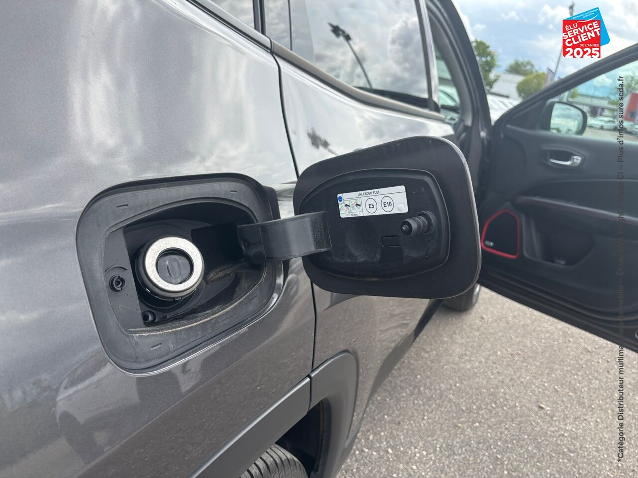 Véhicule d'occasion JEEP COMPASS 1.3 GSE T4 240CH TRAILHAWK 4XE PHEV AT6 chez Toyota Thionville