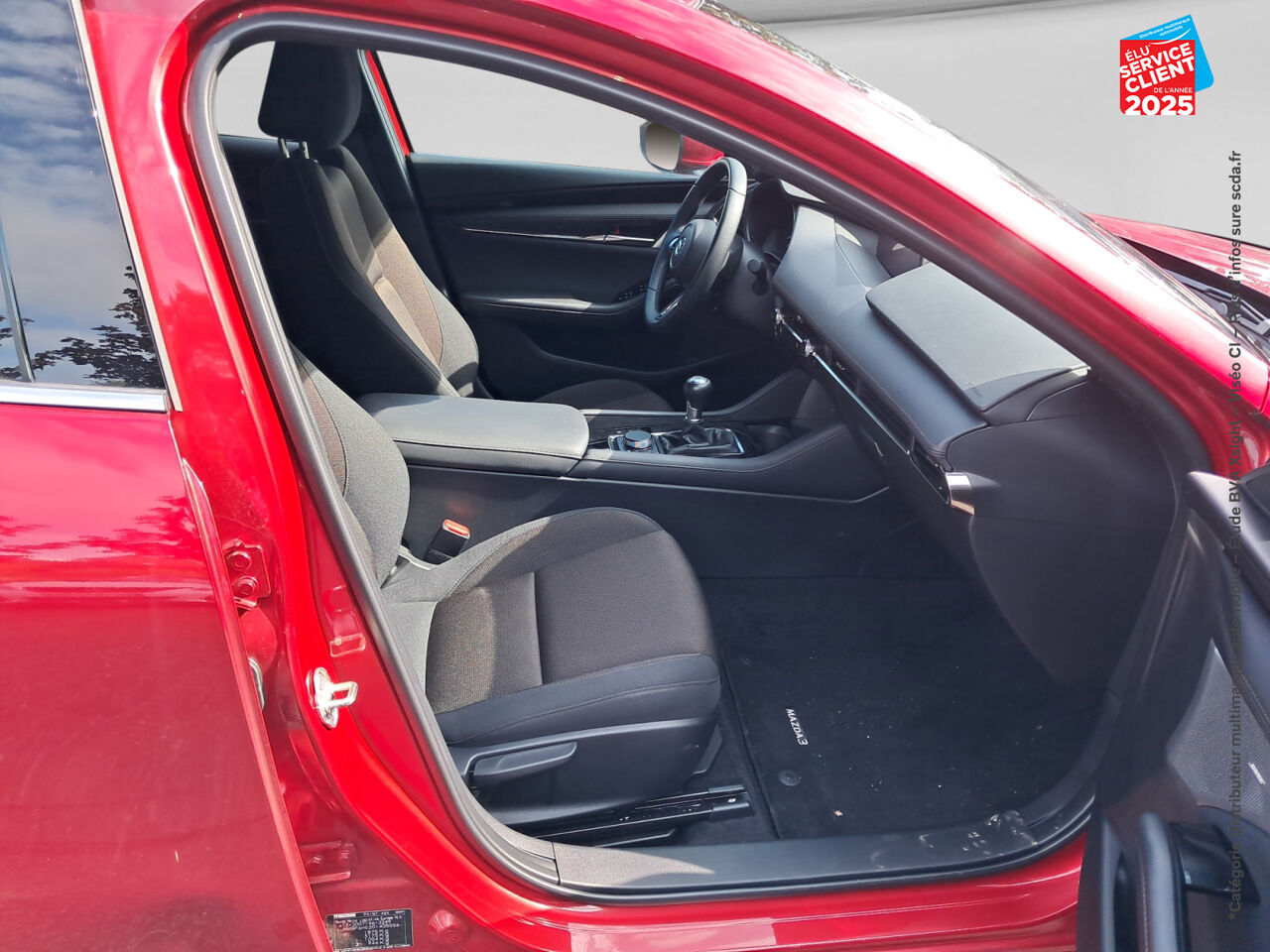 Véhicule d'occasion MAZDA MAZDA 3 2.0 E-SKYACTIV-G M-HYBRID 150CH EXCLUSIVE LINE 2024 chez Toyota Bar le Duc