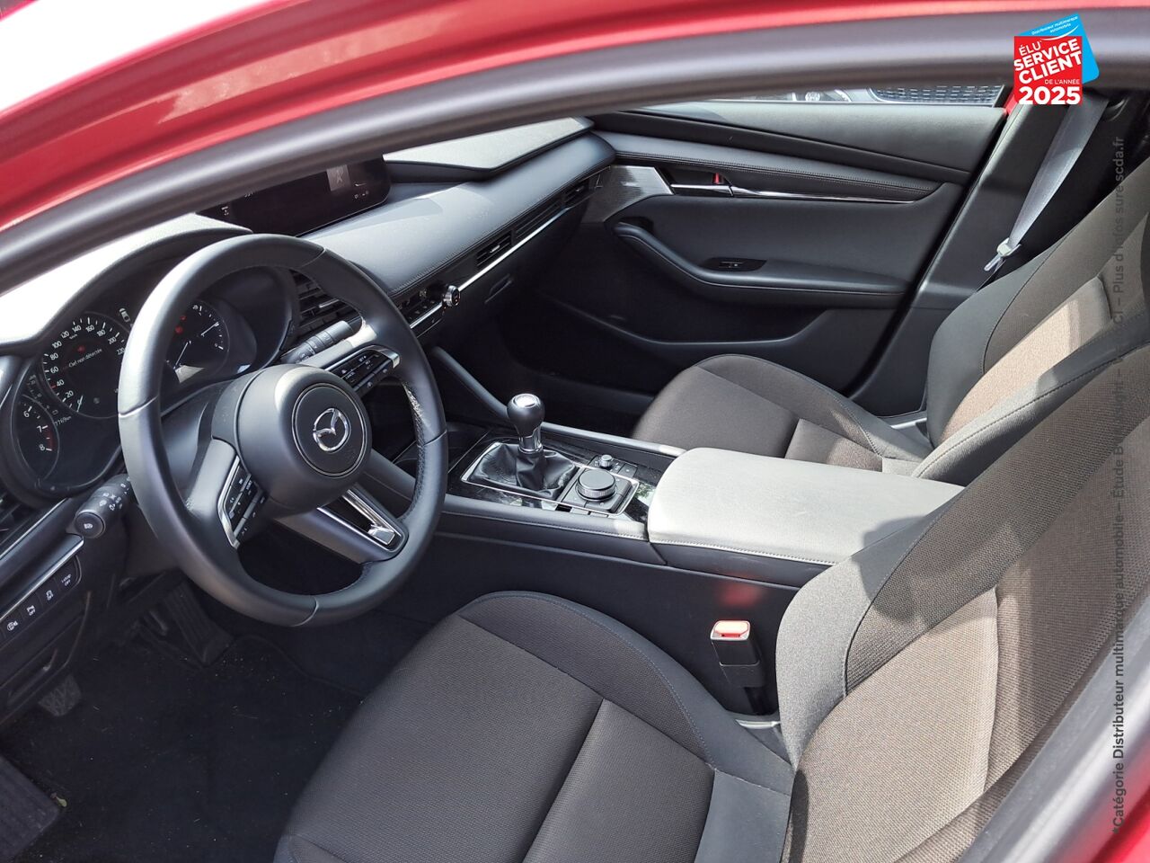 Véhicule d'occasion MAZDA MAZDA 3 2.0 E-SKYACTIV-G M-HYBRID 150CH EXCLUSIVE LINE 2024 chez Toyota Bar le Duc