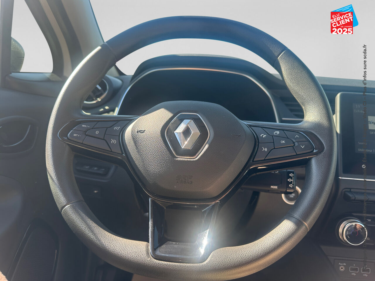 Véhicule d'occasion RENAULT ZOE LIFE CHARGE NORMALE R110 chez Renault Sélestat