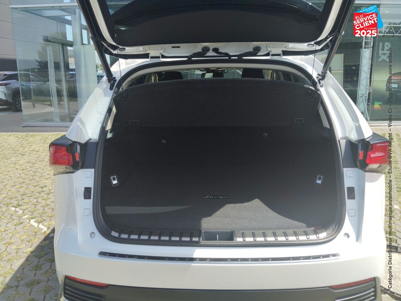 Véhicule d'occasion LEXUS NX 300H 4WD PACK MM19 chez Renault Saint-Louis